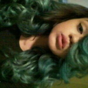 Meet your Posher, Esmeralda