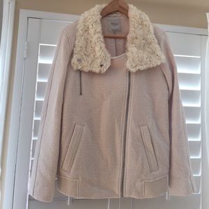 Winter coat with faux fur collar