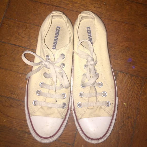 Women's beige converse $20 thru pp