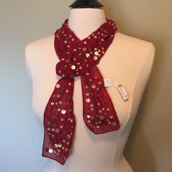 ❤️💛NWT Red w/Gold Sequins Scarf💛❤️