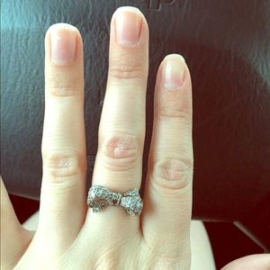 925 sterling silver and cubic zirconia bow ring