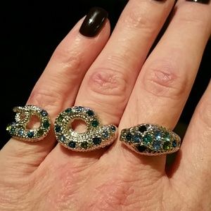 Gorgeous Sapphire and rhinestone three ring.