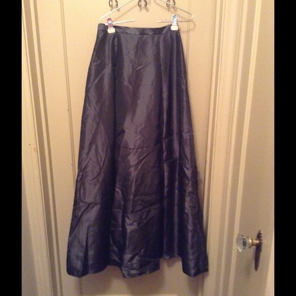floor length skirt
