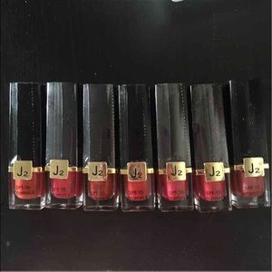J2 lipstick