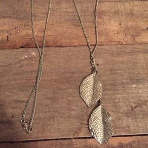 Long leaf necklace