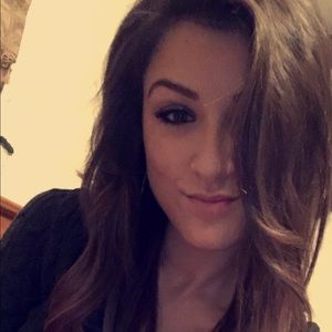 Meet your Posher, Samira 🤗