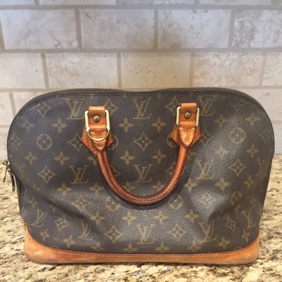 Authentic LV satchel! Great for a first LV!