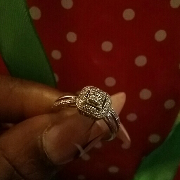 Kay Jewelers Diamond Sterling silver ring!