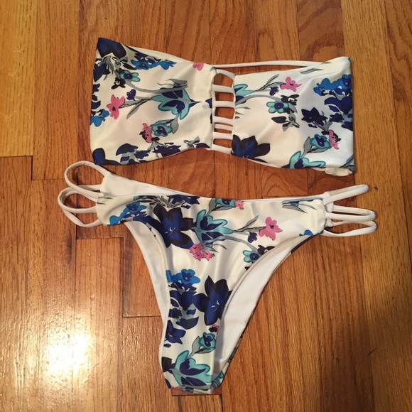 SALE ! Floral Caged Bikini - Picture 2 of 4