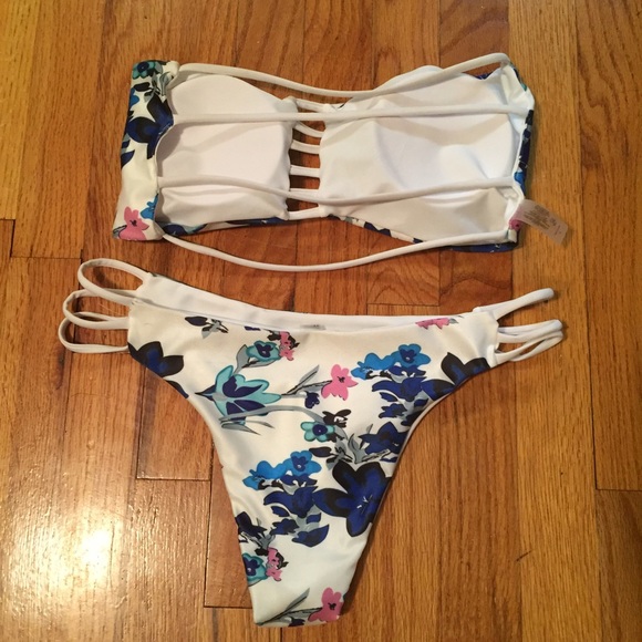 SALE ! Floral Caged Bikini - Picture 3 of 4