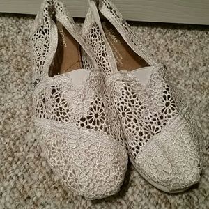 TOMS cream colored lace flats
