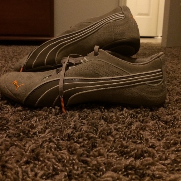 Like new. Tan puma shoes