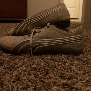 Like new. Tan puma shoes