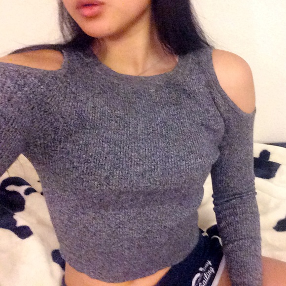 Marble Gray Cold Shoulder Cropped Sweater - Picture 4 of 4