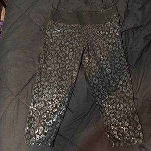 Victoria's Secret spandex crop leggings😀