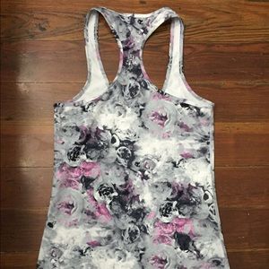 Lululemon size 6 cool racer back tank top floral