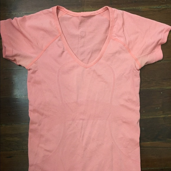 Lululemon running top