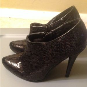 Brand new black bootie heel
