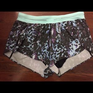 Lululemon sprint in a minute shorts