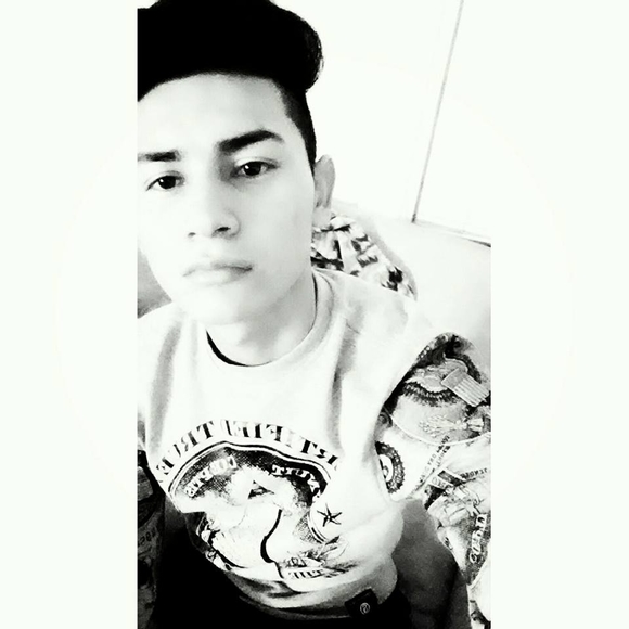 Meet your Posher, Ernesto - Picture 1 of 1