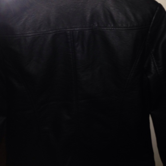 Leather jacket - Picture 2 of 3