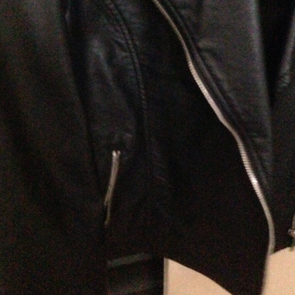 Leather jacket - Picture 3 of 3