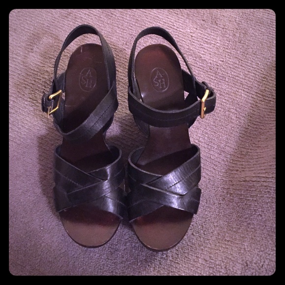 Ash leather black wedges