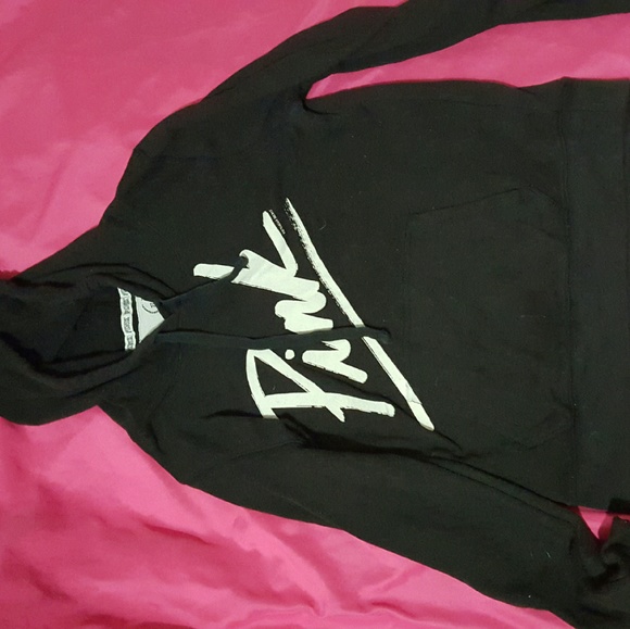 !!VS PINK BLACK n WHITE HOODIE!!