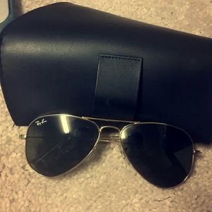 52mm ray ban aviators black lense and gold frame