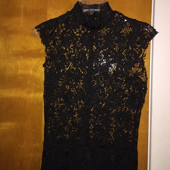 Beautiful Black Lace Gown. - Picture 2 of 2