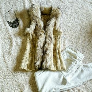 ~SOLD IN BUNDLE~ Jessica Simpson knit vest