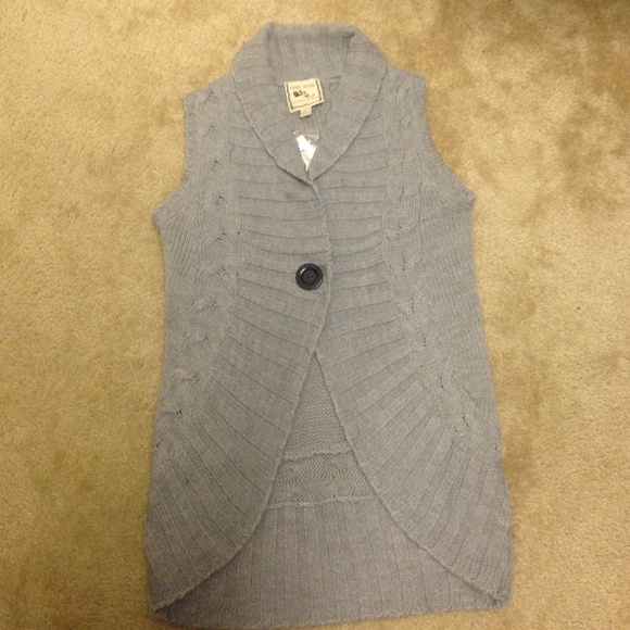 Brand new gray sweater vest - Picture 2 of 3