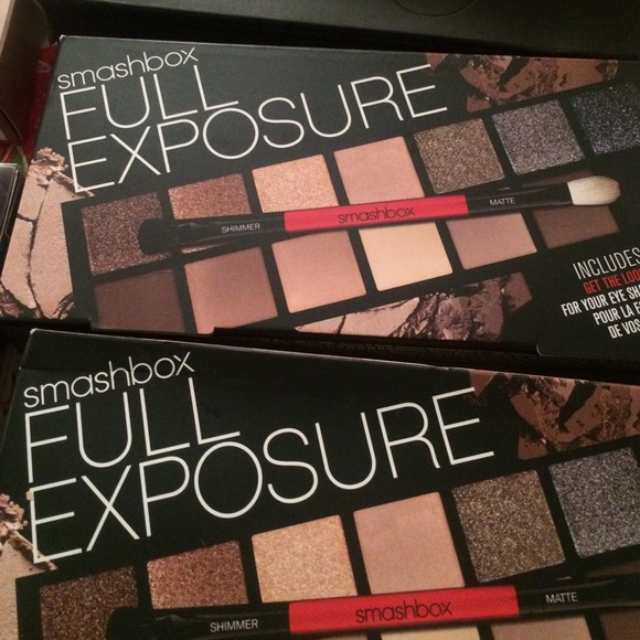 SOLD IN A BUNDLE Smashbox Full Exposure Palette - Picture 4 of 4