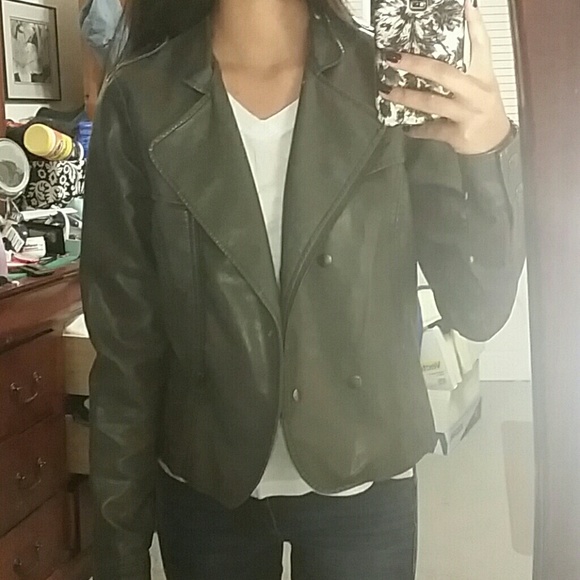 Gray leather jacket - Picture 2 of 3