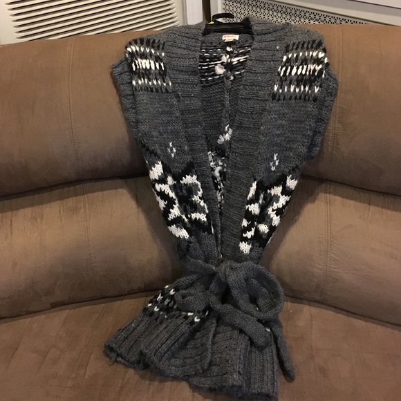 Women's sleeveless sweater