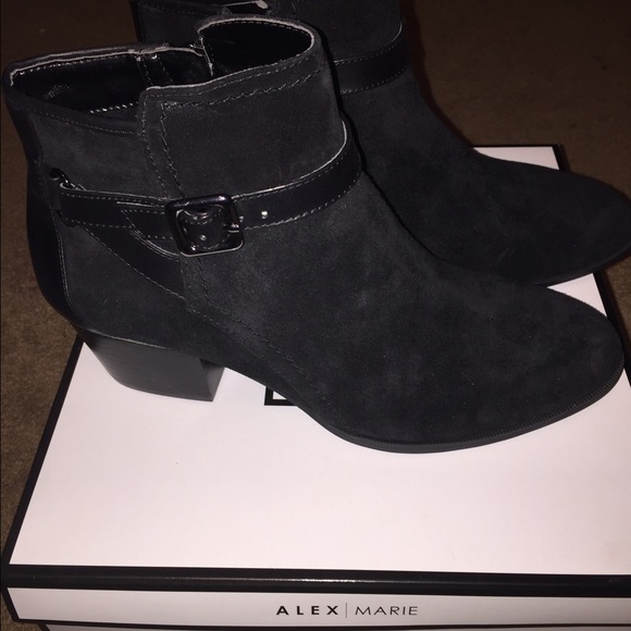 NIB Black suede booties