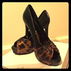 CARLOS SANTANA Leopard Peep Toe Pumps