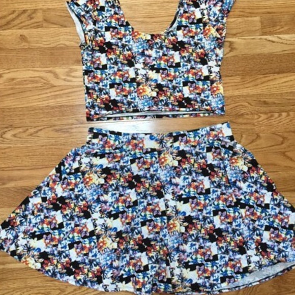 Crop top/skirt matching set