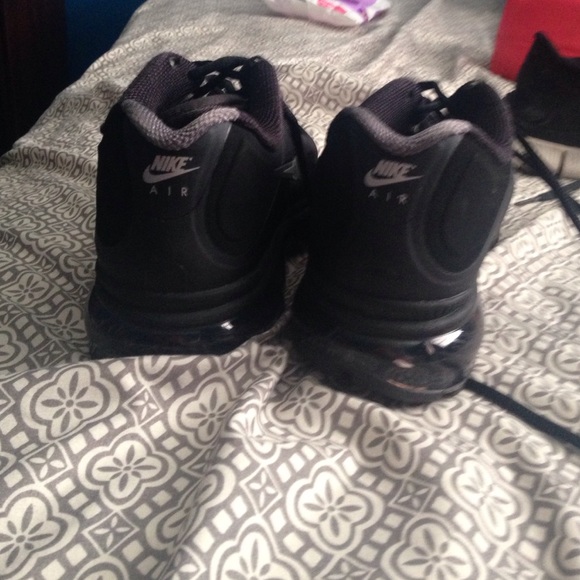 Shoes - Picture 2 of 3