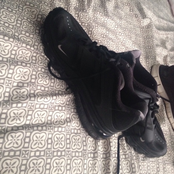 Shoes - Picture 3 of 3