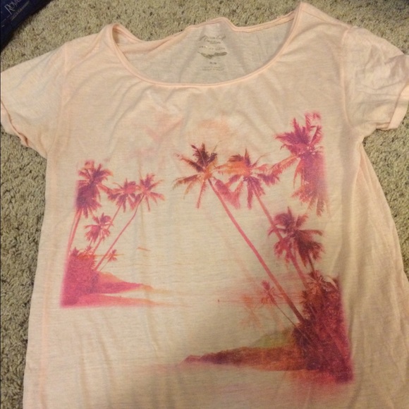 American Eagle Outfitters Tops - American eagle tee