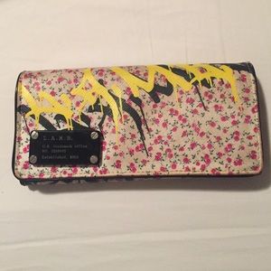 L.A.M.B wallet
