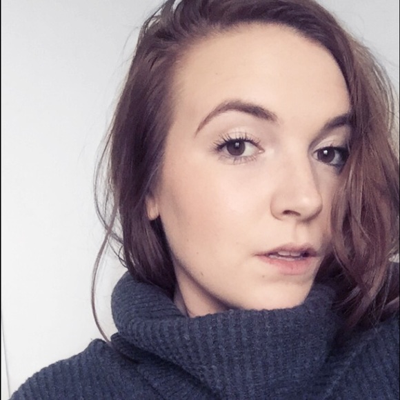 Meet your Posher, Jennifee - Picture 1 of 1