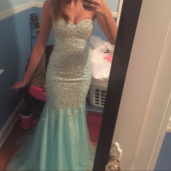 Terrain Couture Prom Dress P1575 - Picture 2 of 3