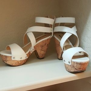 Michael Antonio white sandals size 6