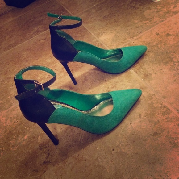 Gorgeous light ankle strap heels