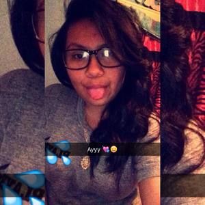 Meet your Posher, Yaneth