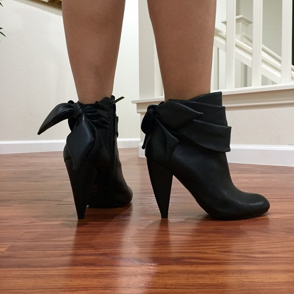 Colin Stuart Booties - Picture 2 of 4