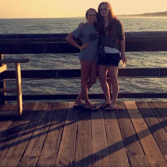 Meet your Posher, Alyssa - Picture 1 of 1