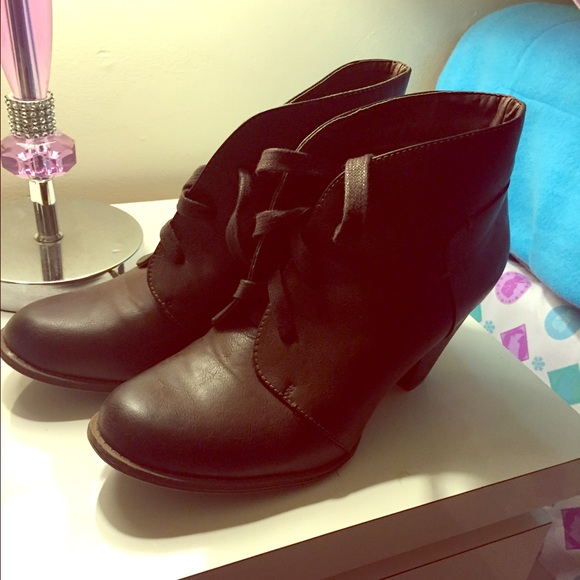 Heel boots - Picture 1 of 1